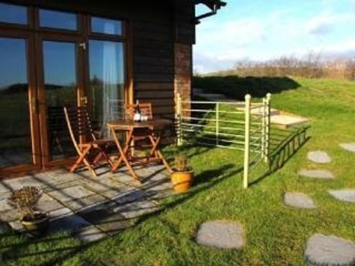 Poachers Hut - Captivating 1-Bed Cottage Shorwell Kültér fotó